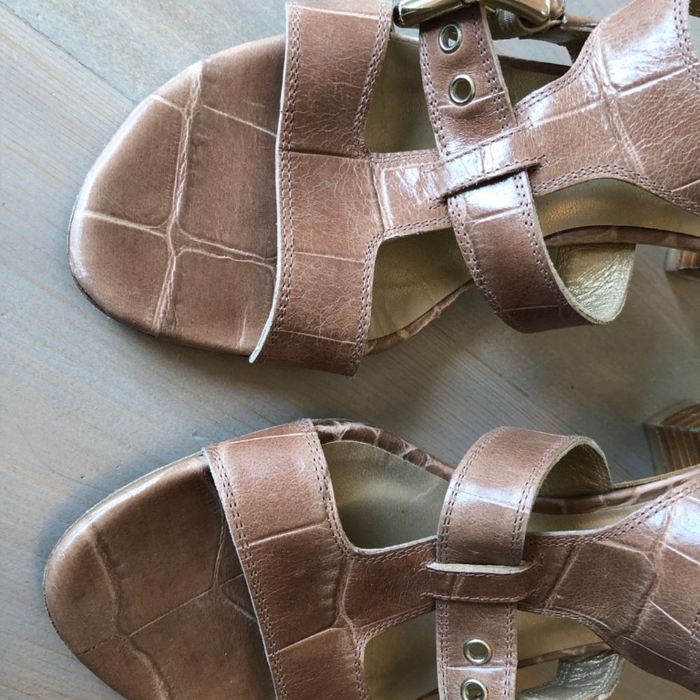 Stuart Weitzman Rimactivity Croco Leather Sandal - Picture 4 of 10